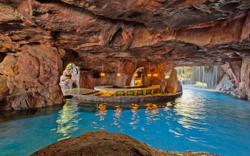 This Swim Up Bar In A Cave Is Hawaii At Its Best AWOL