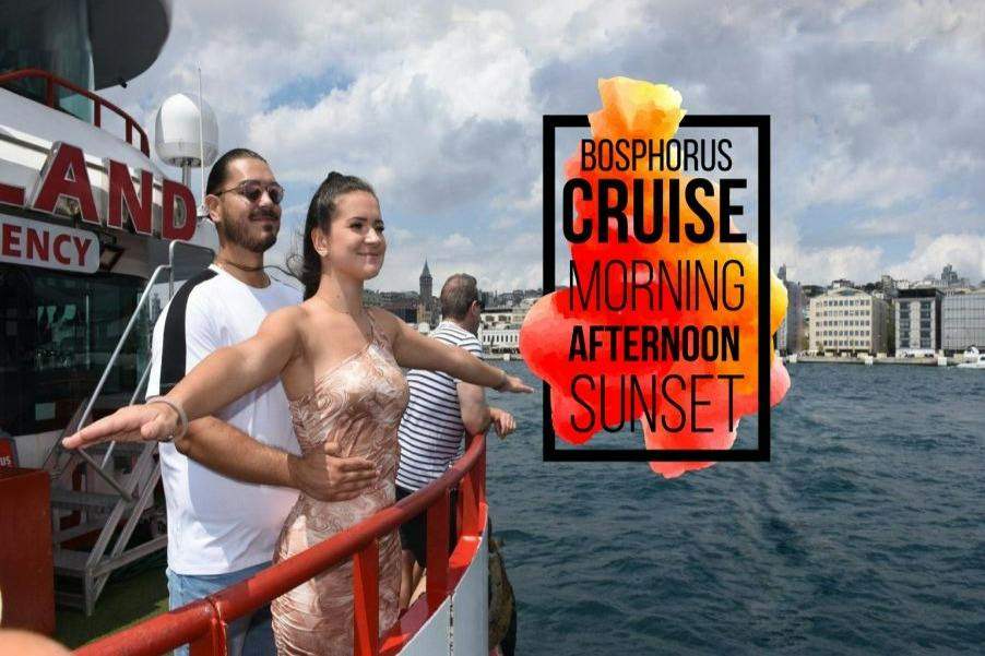 Istanbul: Guided Bosphorus Sightseeing Cruise + Audio Guide