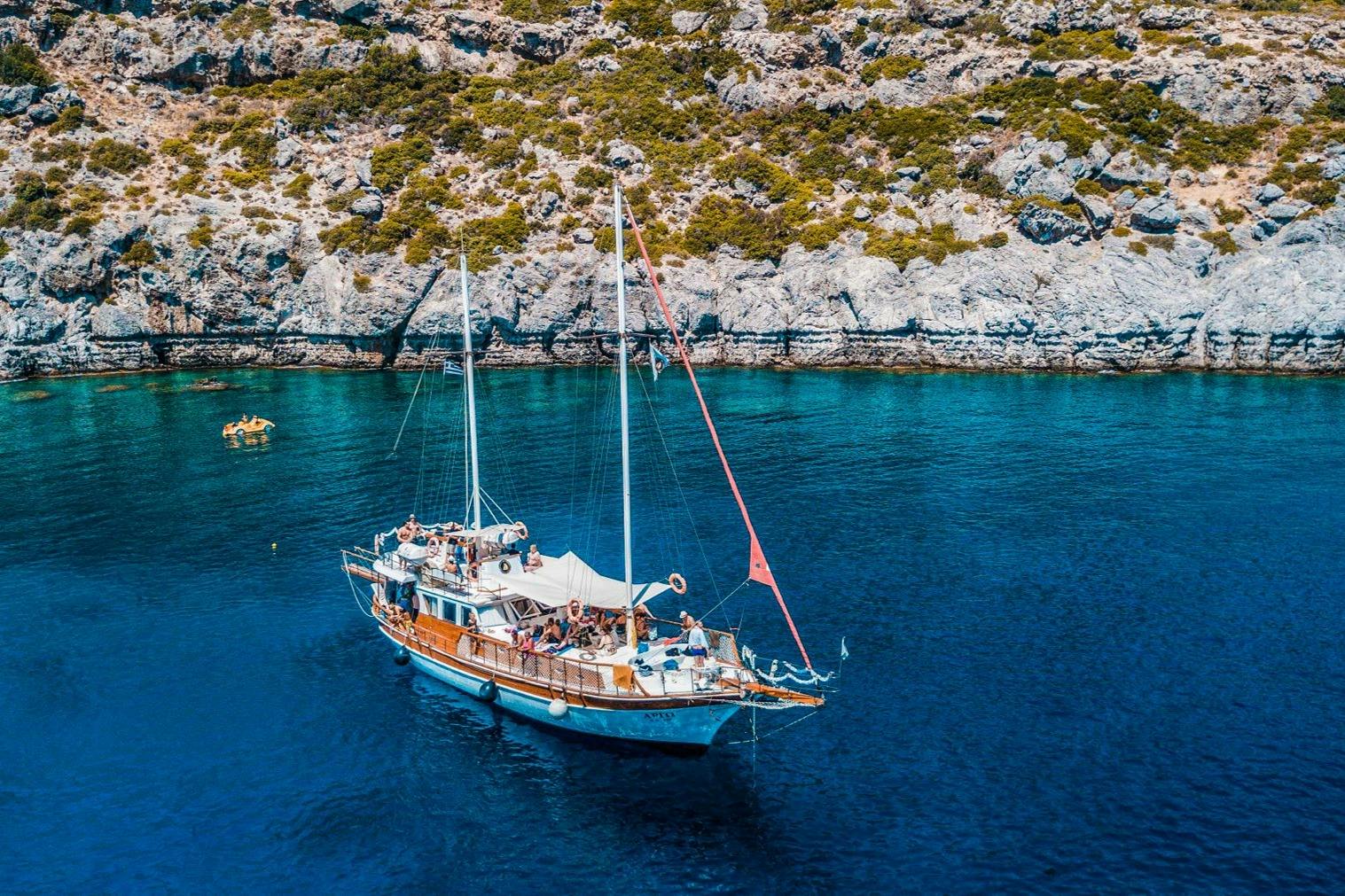 Rhodes: Full-Day Trip + Lunch & Drinks