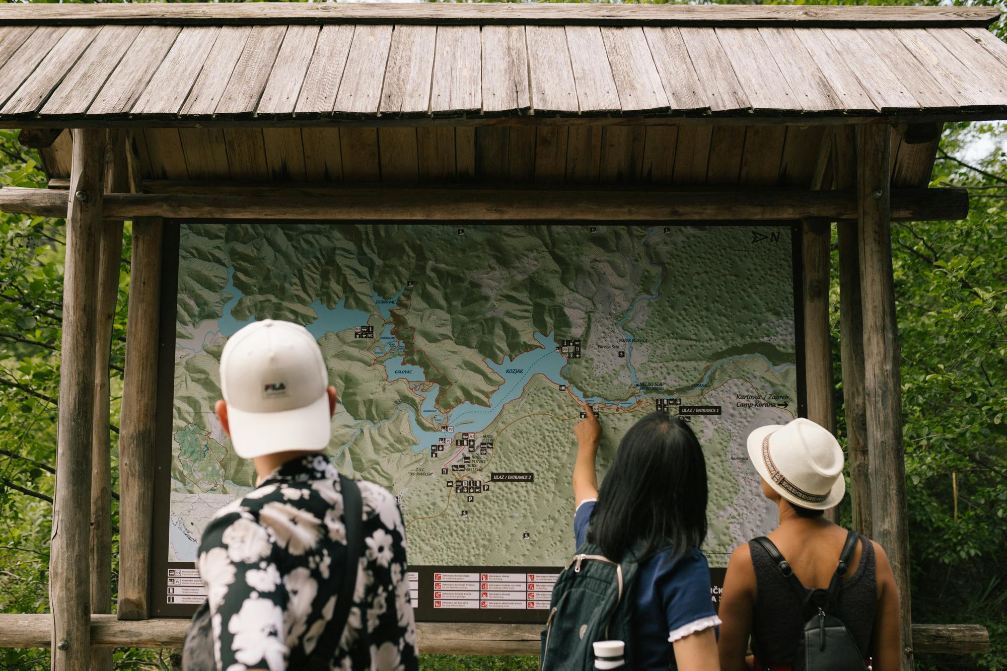 Plitvice Lakes: Day Tour from Zagreb