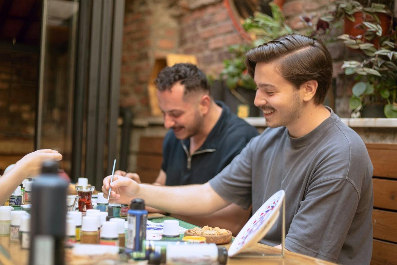 Istanbul: Turkish Tile Painting Workshop + Unlimited Tea & Coffee