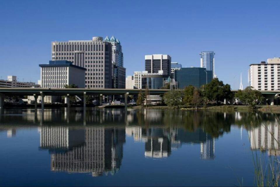 Orlando: Guided City Tour + Boat Cruise + Roundtrip Transfer