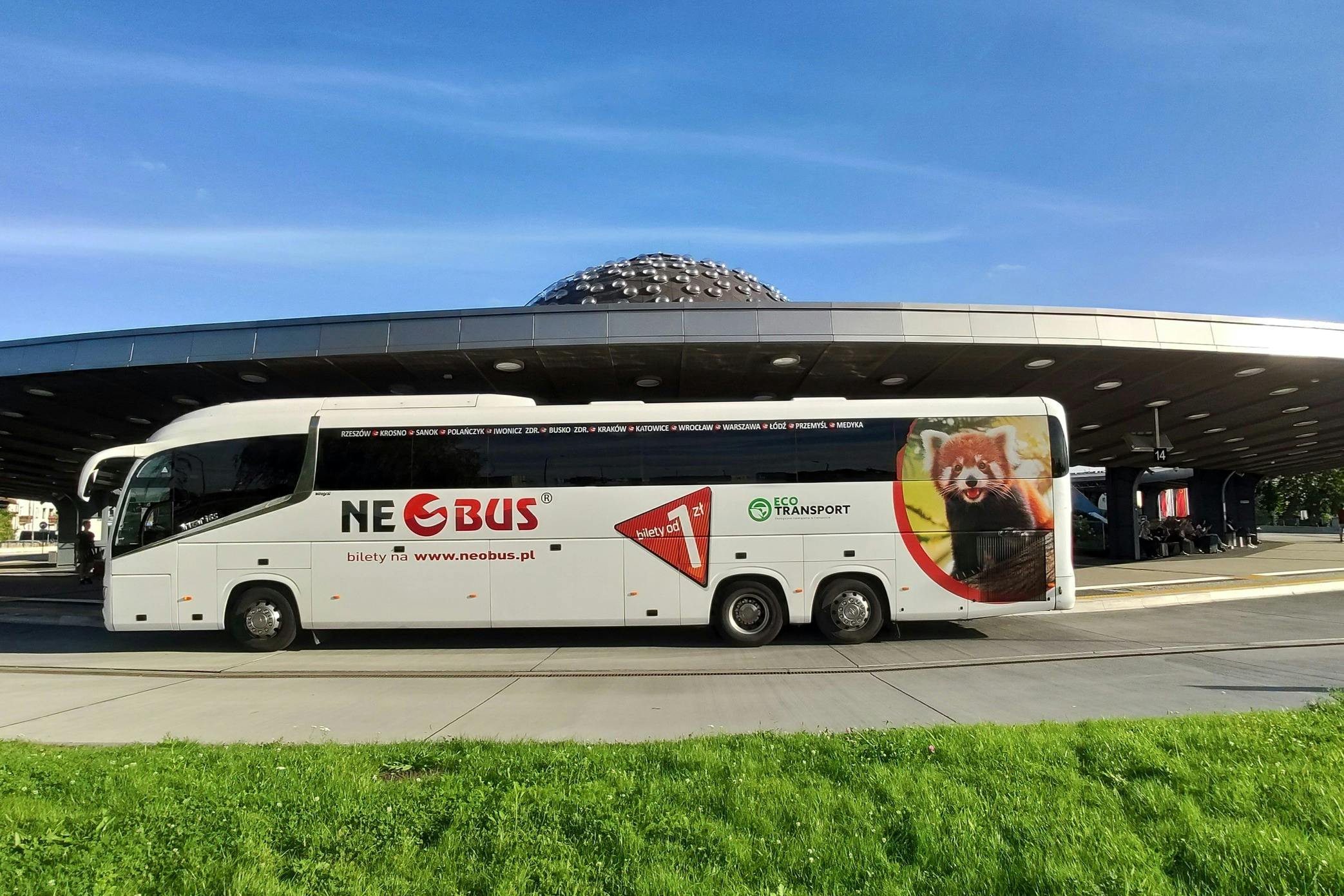 Krakow: Bus Transfer from Krakow Airport to Central Bus Station