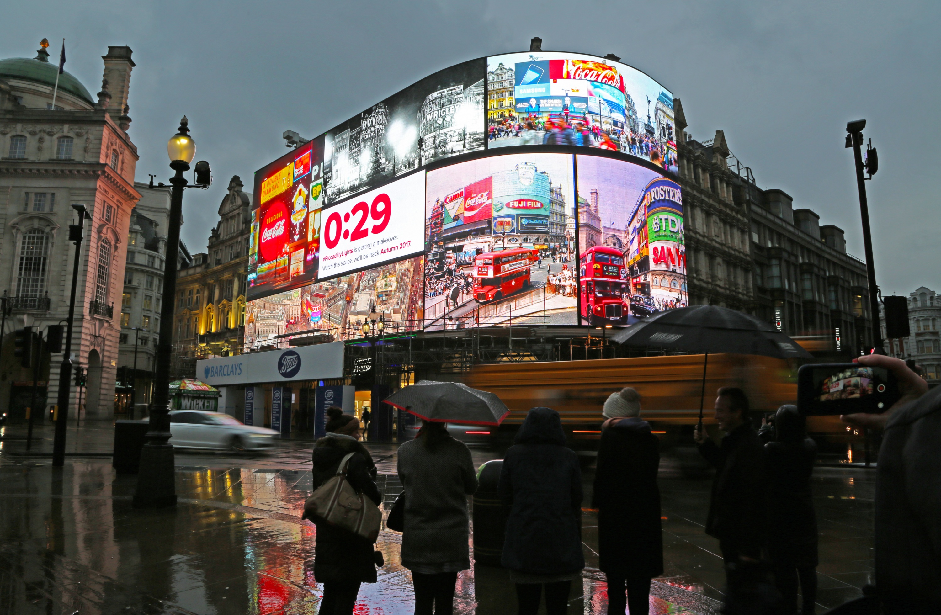 Lights Out for Piccadilly as Major Redevelopment Begins Ocean Outdoor