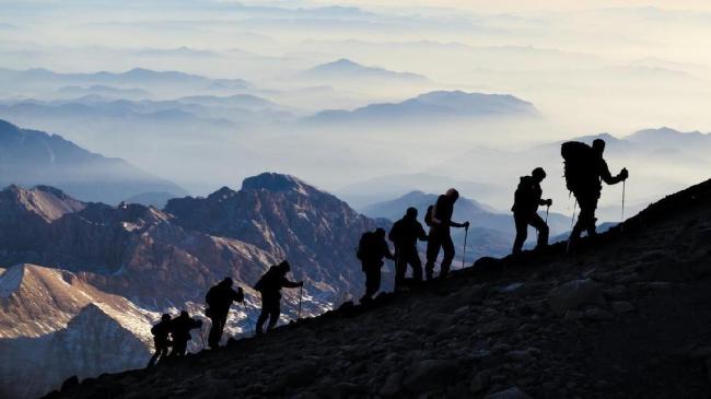Hobi Mendaki Gunung Ternyata Banyak Manfaat Sehatnya Hobi Mendaki Gunung Ternyata Banyak Manfaat Sehatnya hiking artinya
