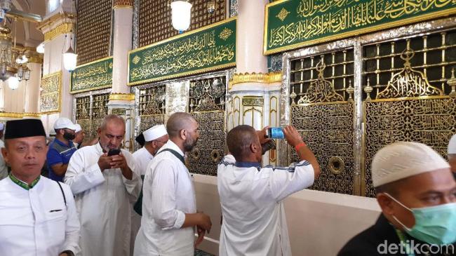 4 Hal tentang Makam Nabi Muhammad SAW