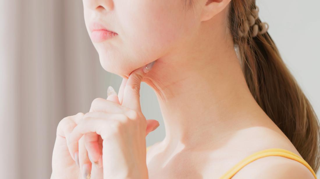 Mau Hempaskan Double Chin tapi Takut Oplas? Perawatan Ini Bisa Dicoba