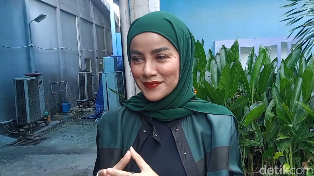 Olla Ramlan soal Herjunot Ali, Reza Rahadian dan Sop Buntut