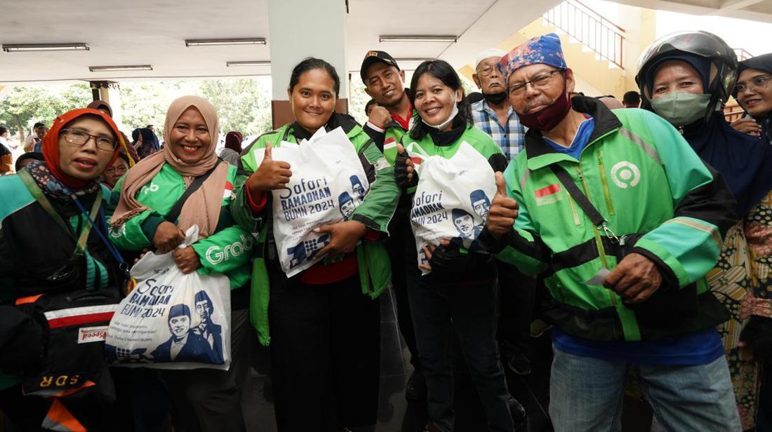 Safari Ramadan, PLN dan BNI Gelar 1.500 Paket Sembako Murah untuk Ojol