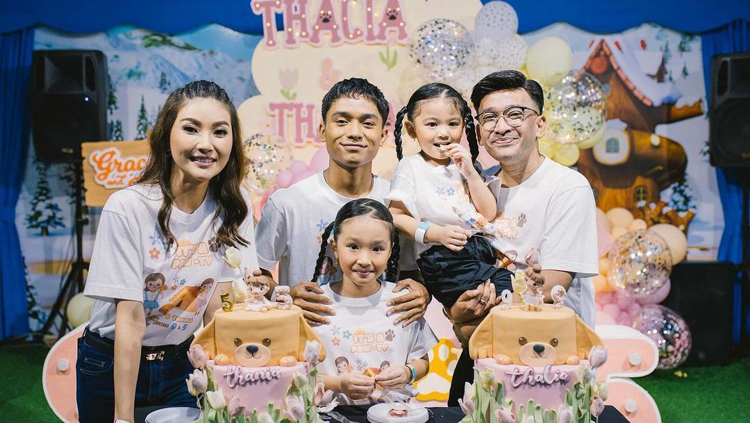Ruben Onsu dan Sarwendah Rayakan Ulang Tahun Anak Bersama