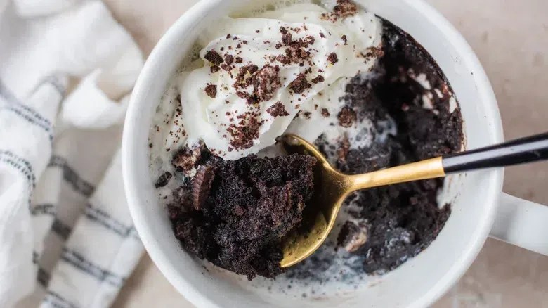 Gampang! Begini Cara Bikin Mug Cake Pakai 2 Bahan