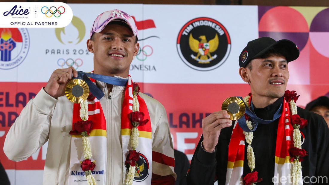 Veddriq dan Rizki Juniansyah Tiba di Tanah Air