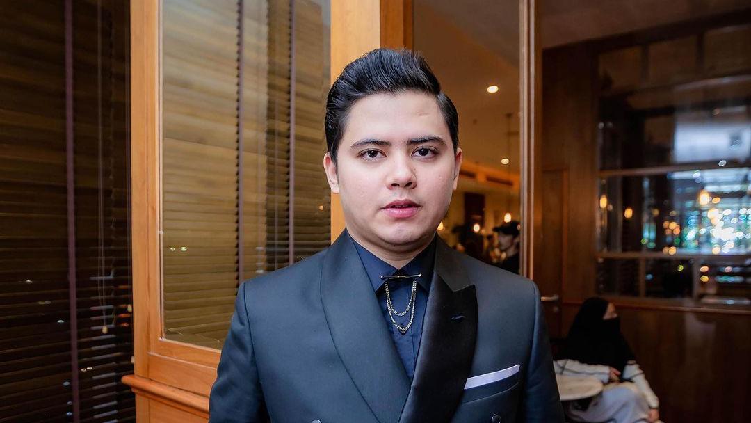 Senyum Aliando Akui Sudah Pacaran dengan Richelle Skornicki