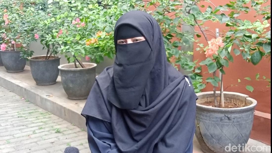 Ramadan Padat Berdakwah, Umi Pipik Tetap Pilih Buka Puasa di Rumah