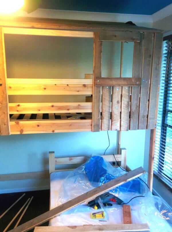 Creative Dad Builds An Awesome Bunk Bed For His Daughter!