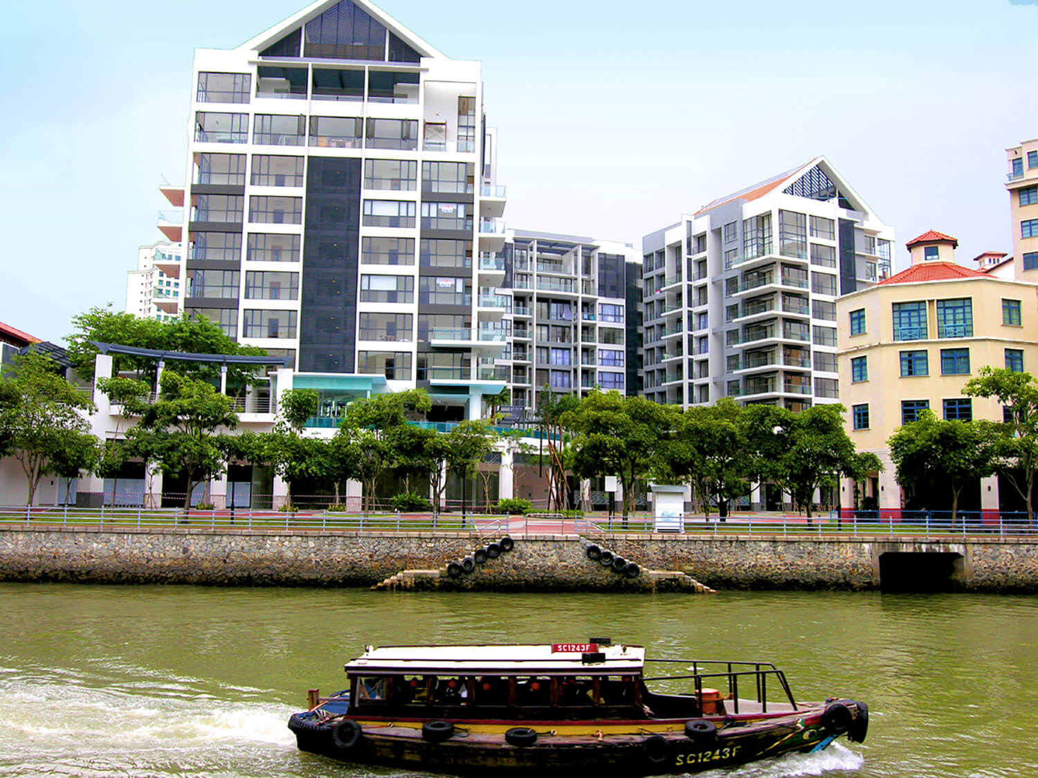 The Pier Robertson Quay AXIS