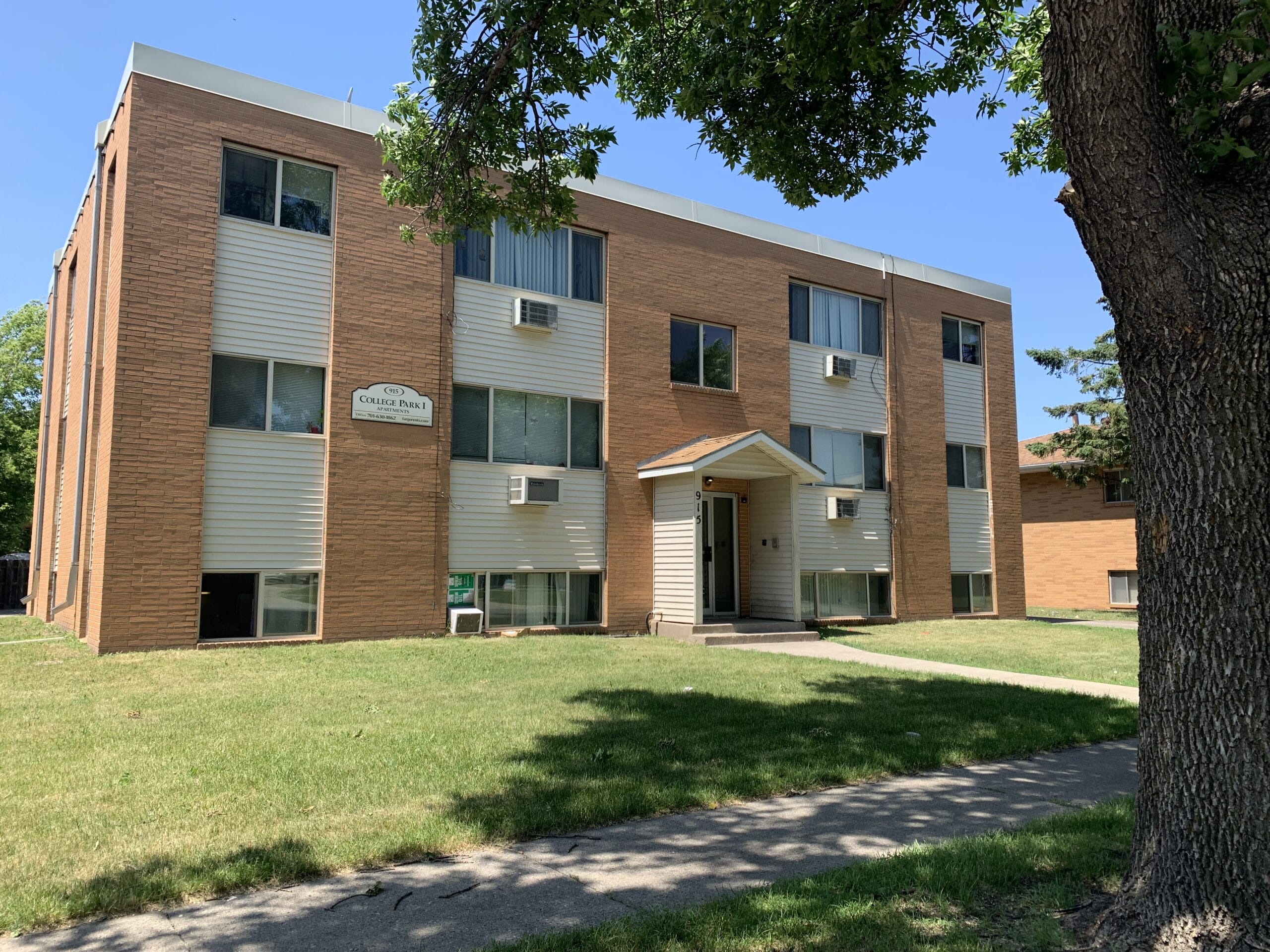 College Park I Axis Property Management