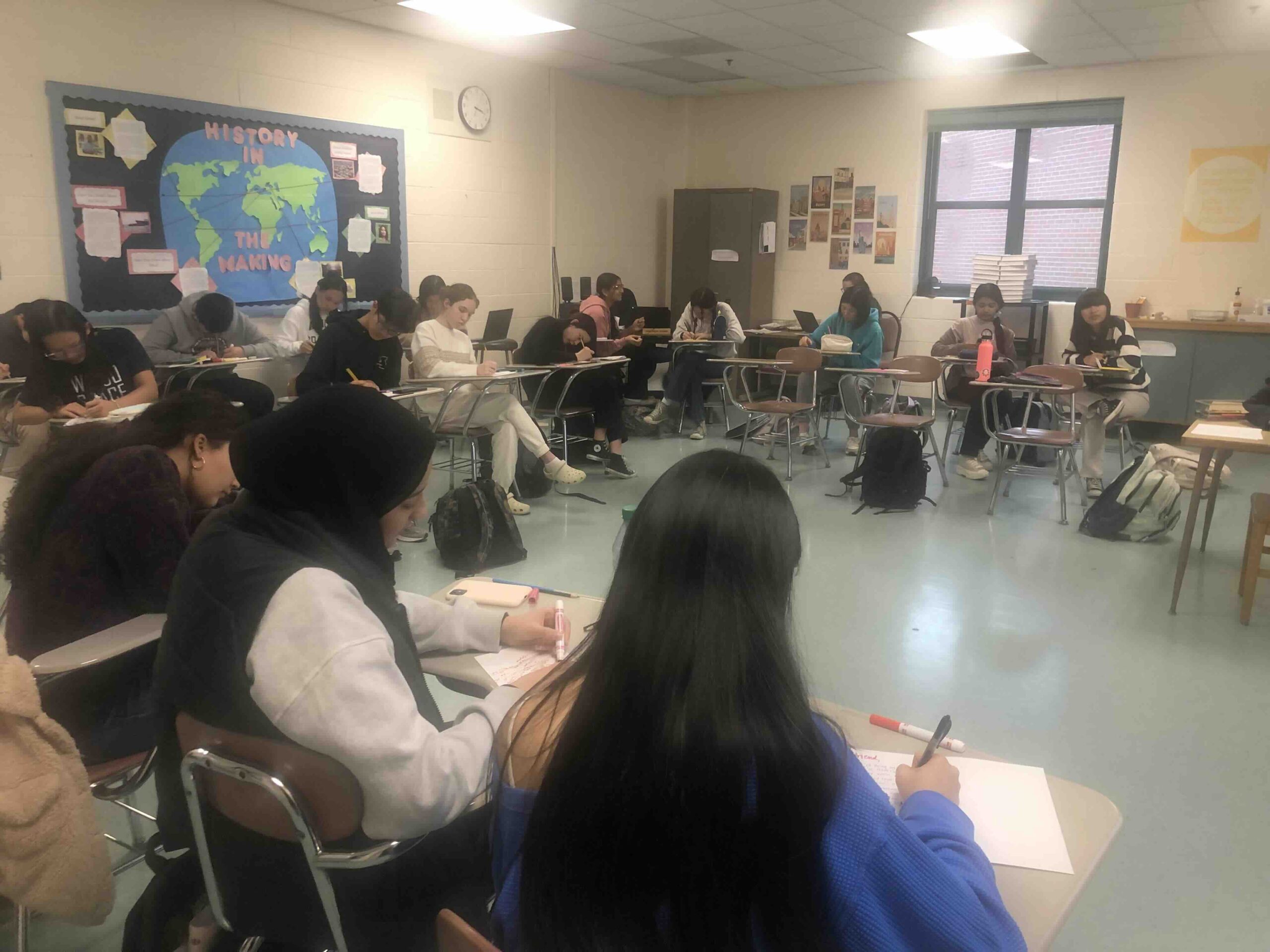 Woodbridge CT Branch Writing Cards for Seniors With Sending Sunshine