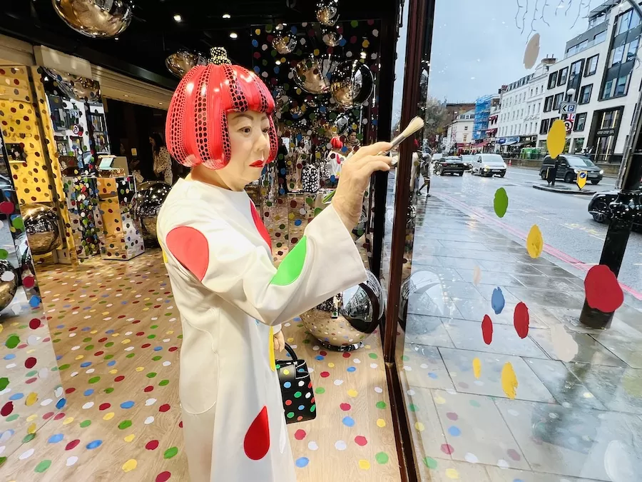 Arte en Londres Yayoi Kusama X Louis Vuitton en Harrods