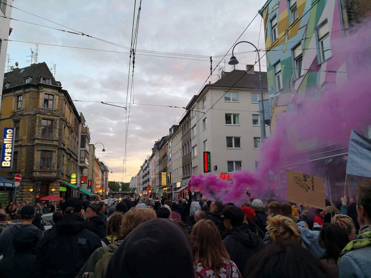 PM Blockade am Zülpicher Platz/Ringe von 800 AZNutzer*innen