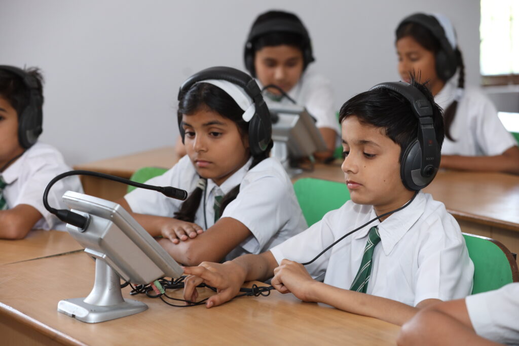 Language Lab Azad Public School Bulandshahr