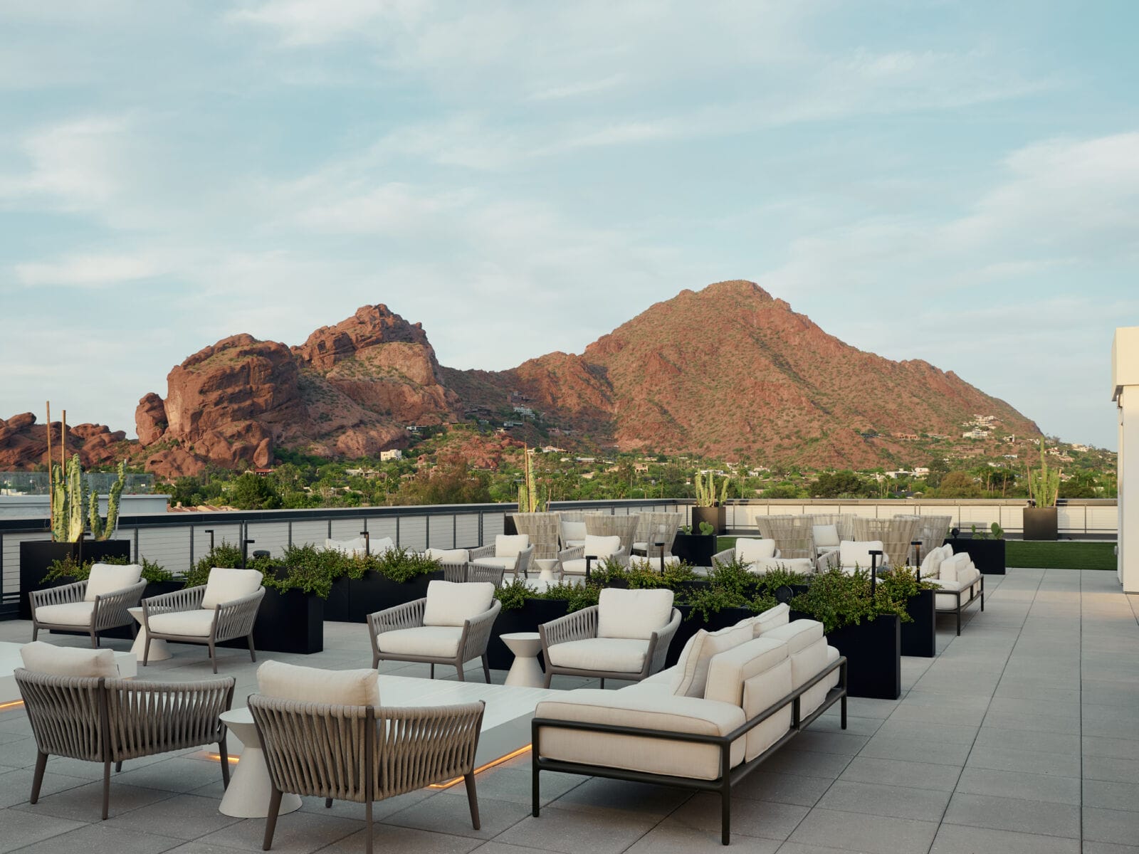 Several Large MoveOuts Fuel Negative Net Absorption in Phoenix Office