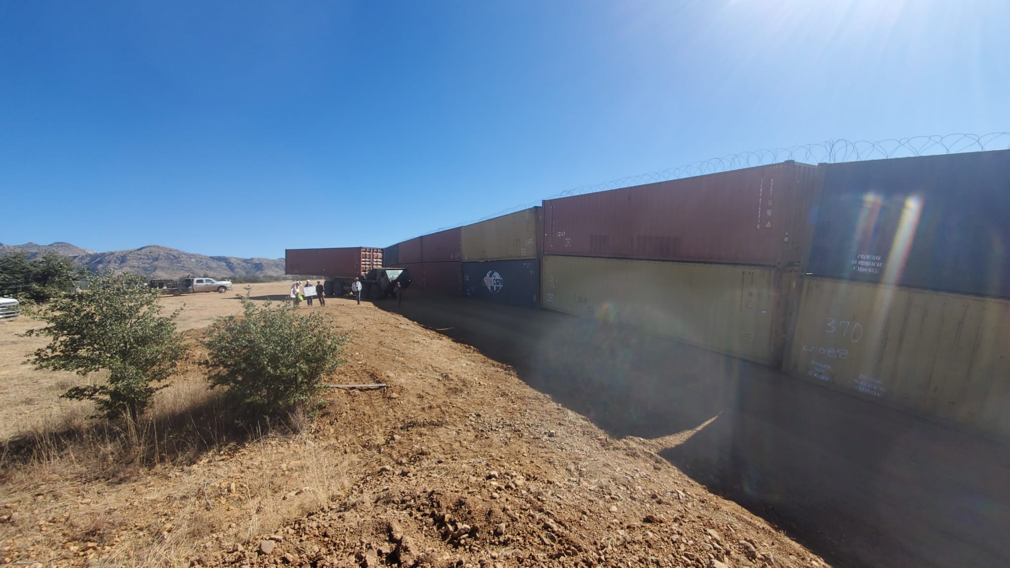 Protesters block shipping container construction on border Arizona