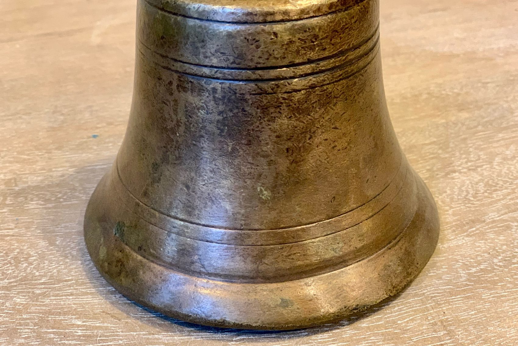 Azimuth CLOCHE ANCIENNE EN BRONZE, INDE