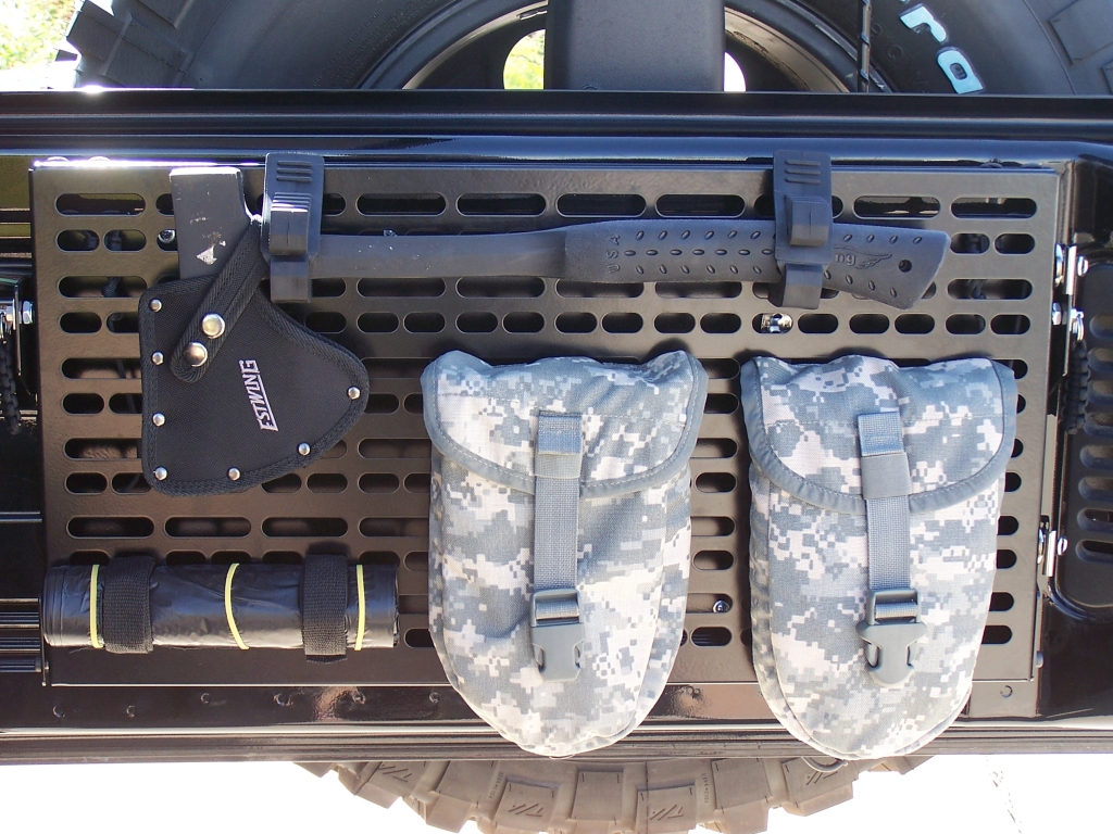 Jeep JK tailgate panel & folddown table