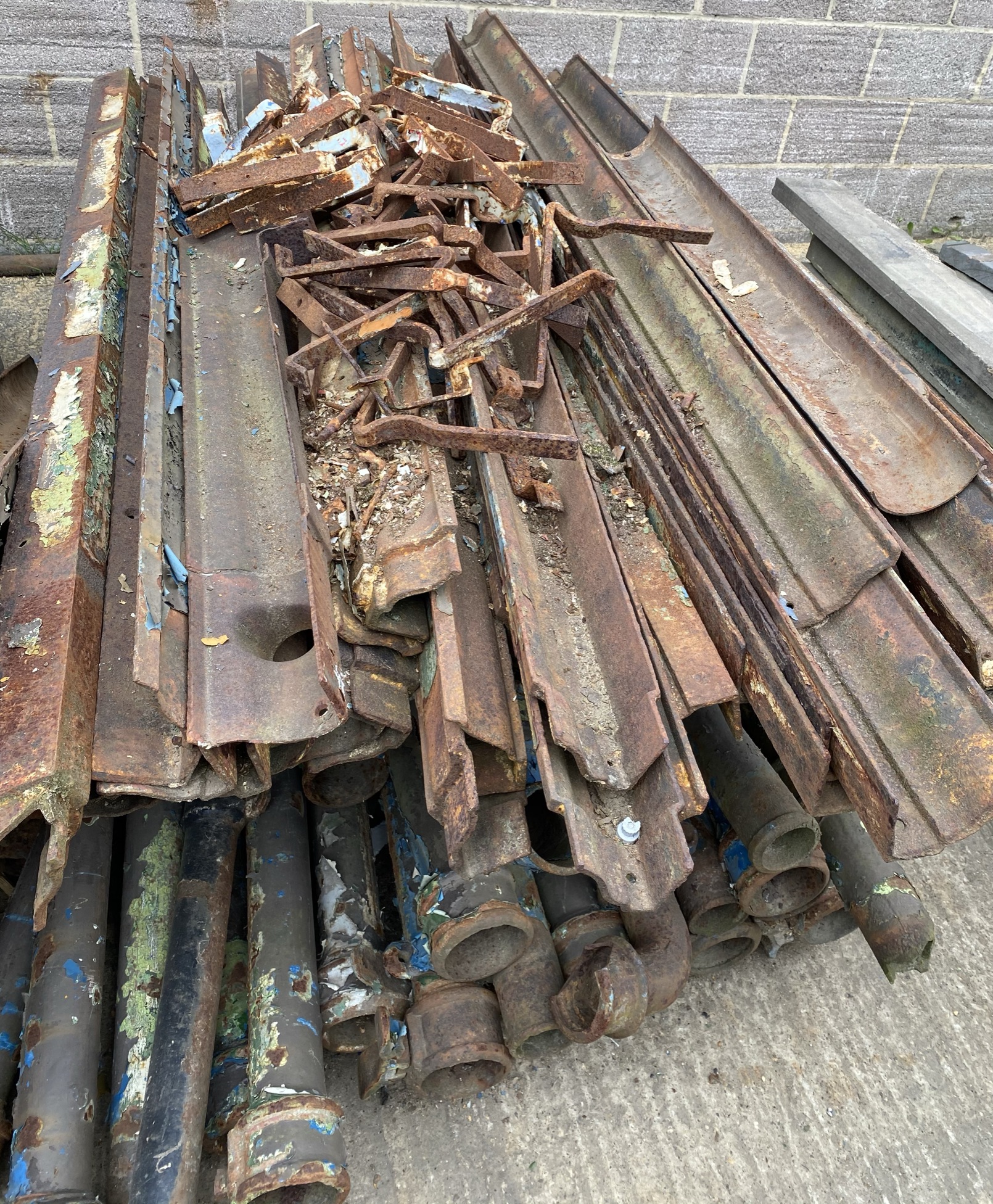 Reclaimed Cast Iron Guttering Aztec Stone