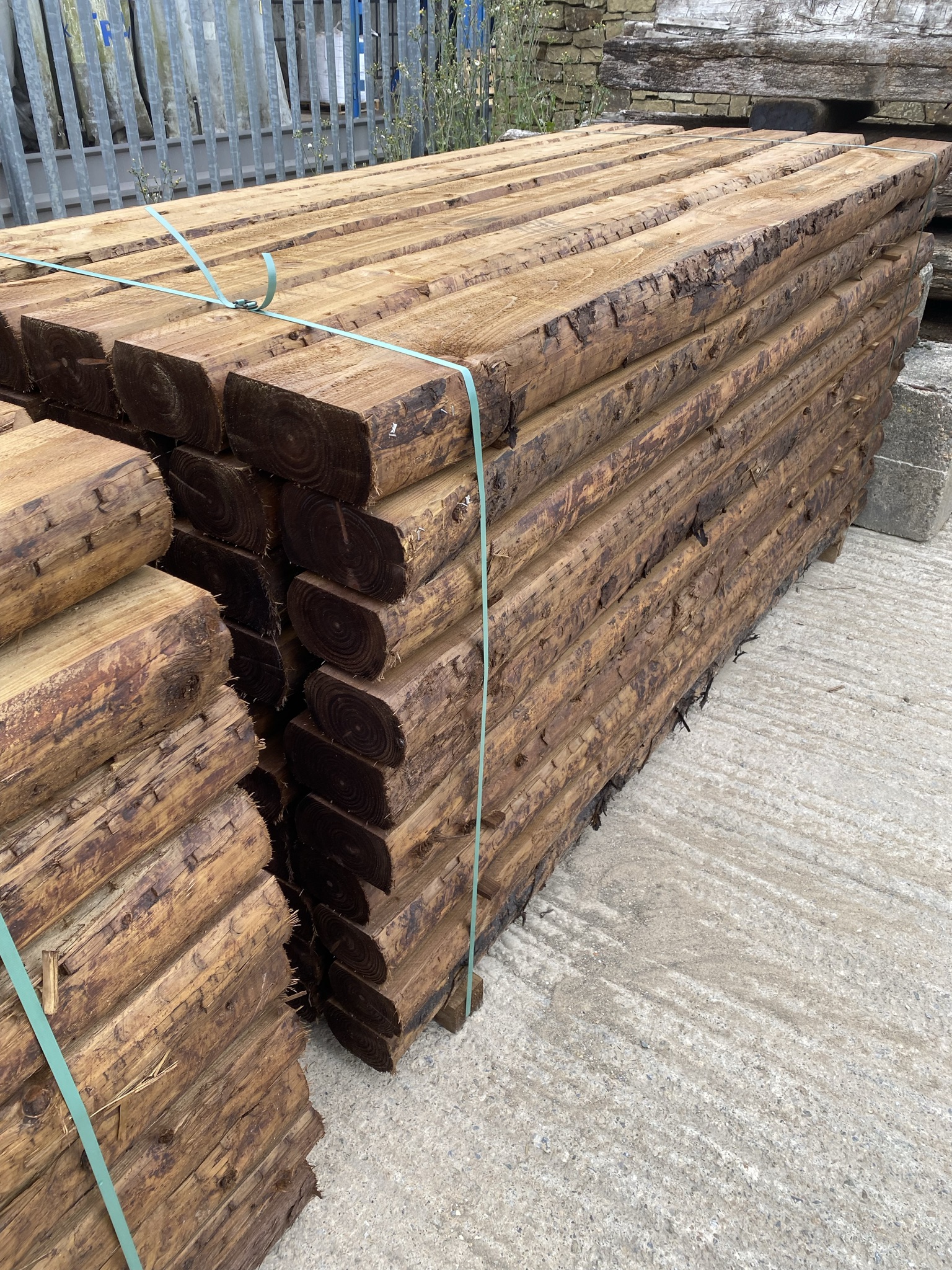 2.4m Rustic Sleepers Aztec Stone