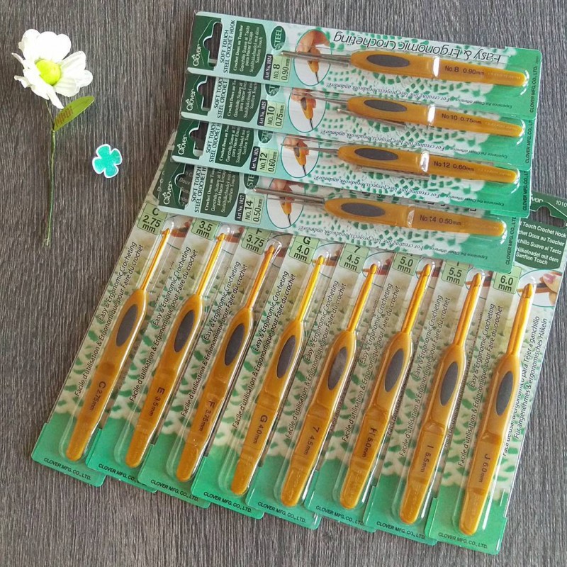 Clover Soft Touch Crochet Hook Azuleta