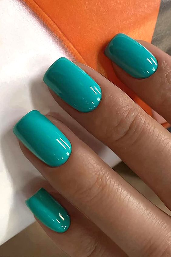 2024's Ultimate Guide to Solid Color Summer Nails Trendy Shapes