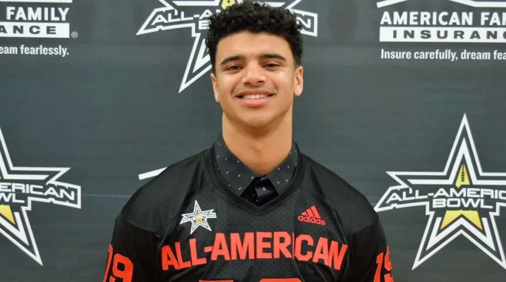 Orange Lutheran's Kyle Ford stays in SoCal, signs with USC as top
