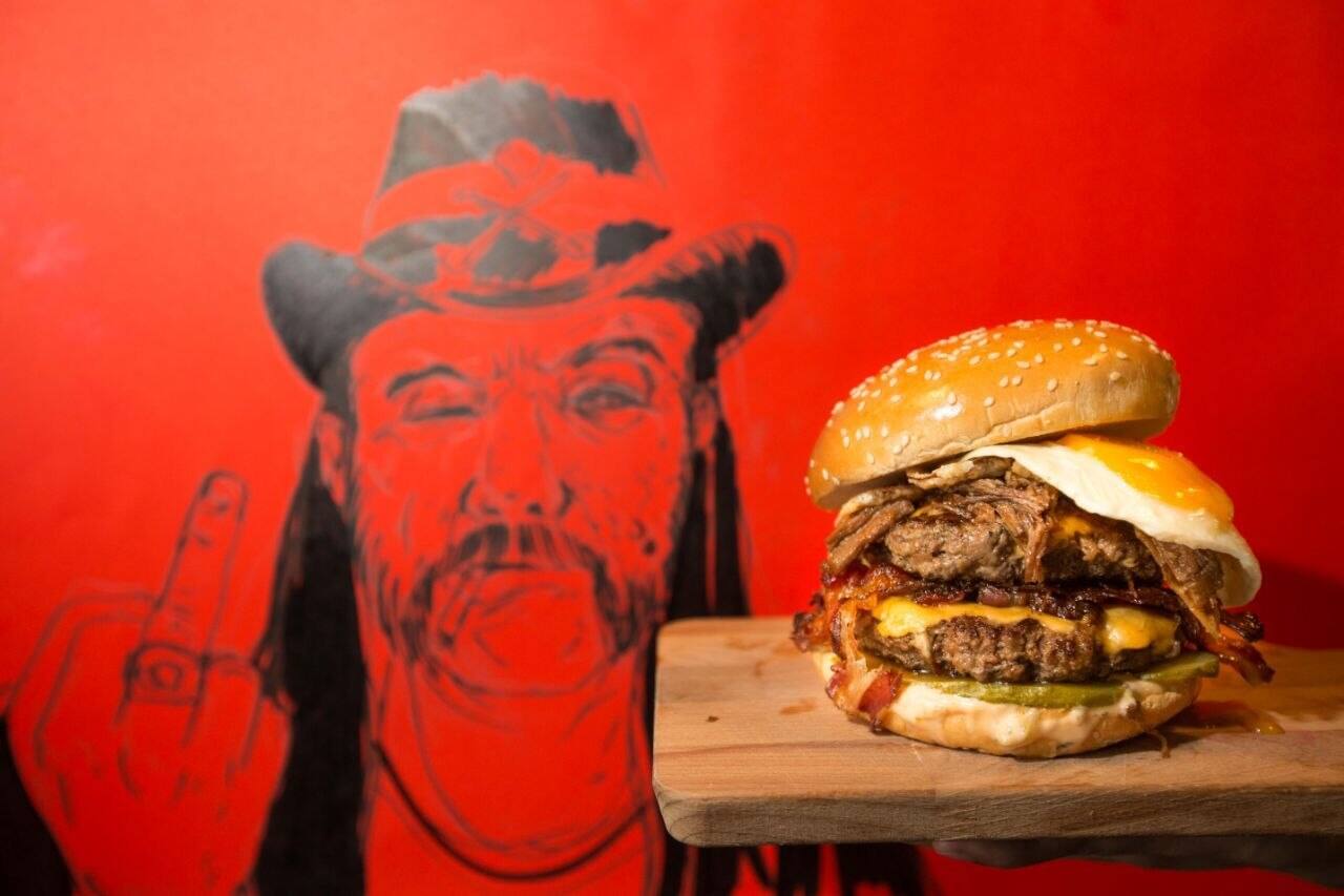 Menu lawless burgerbar kemang jakarta selatan kuliner traveloka. Lawless Burgerbar Kemang Jakarta