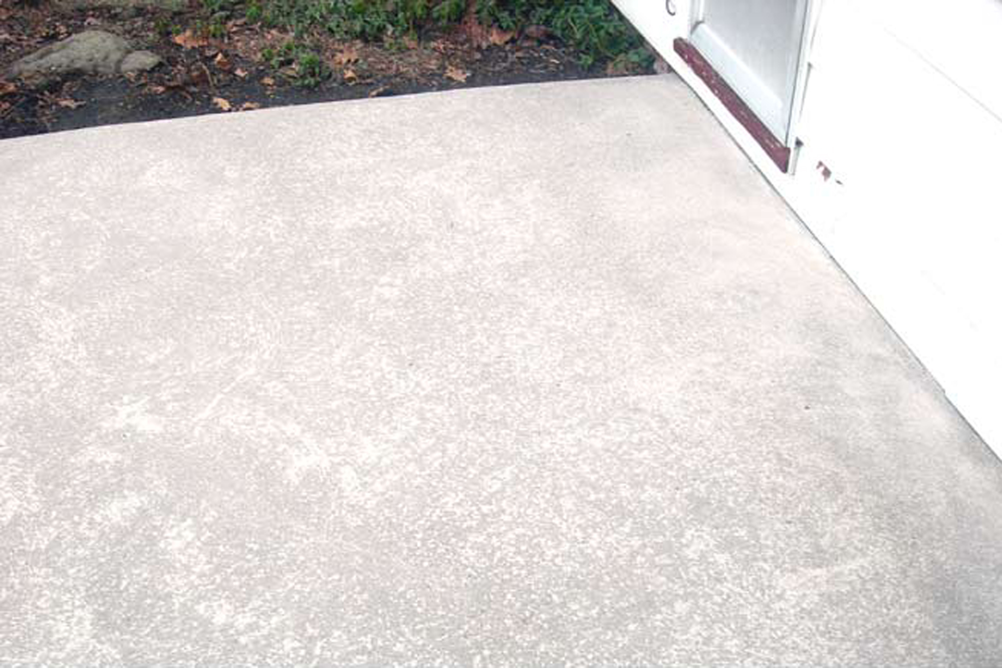 Klenztone Ideal solution for cleaning and degreasing concrete floor