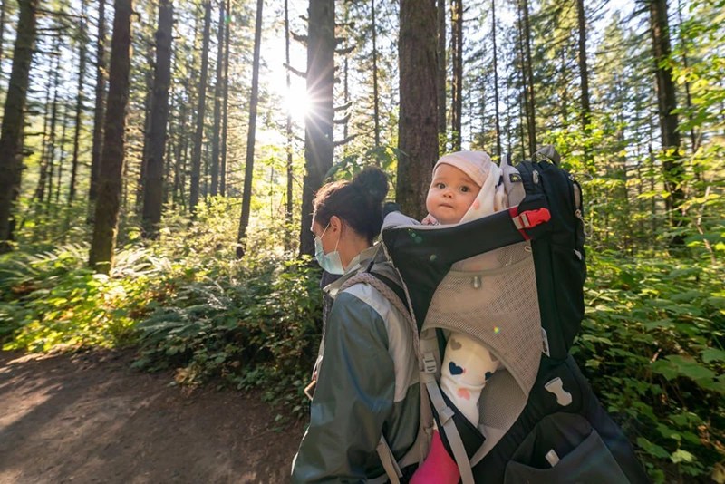 What Is The Difference Between Ergonomic And NonErgonomic Baby Carriers?