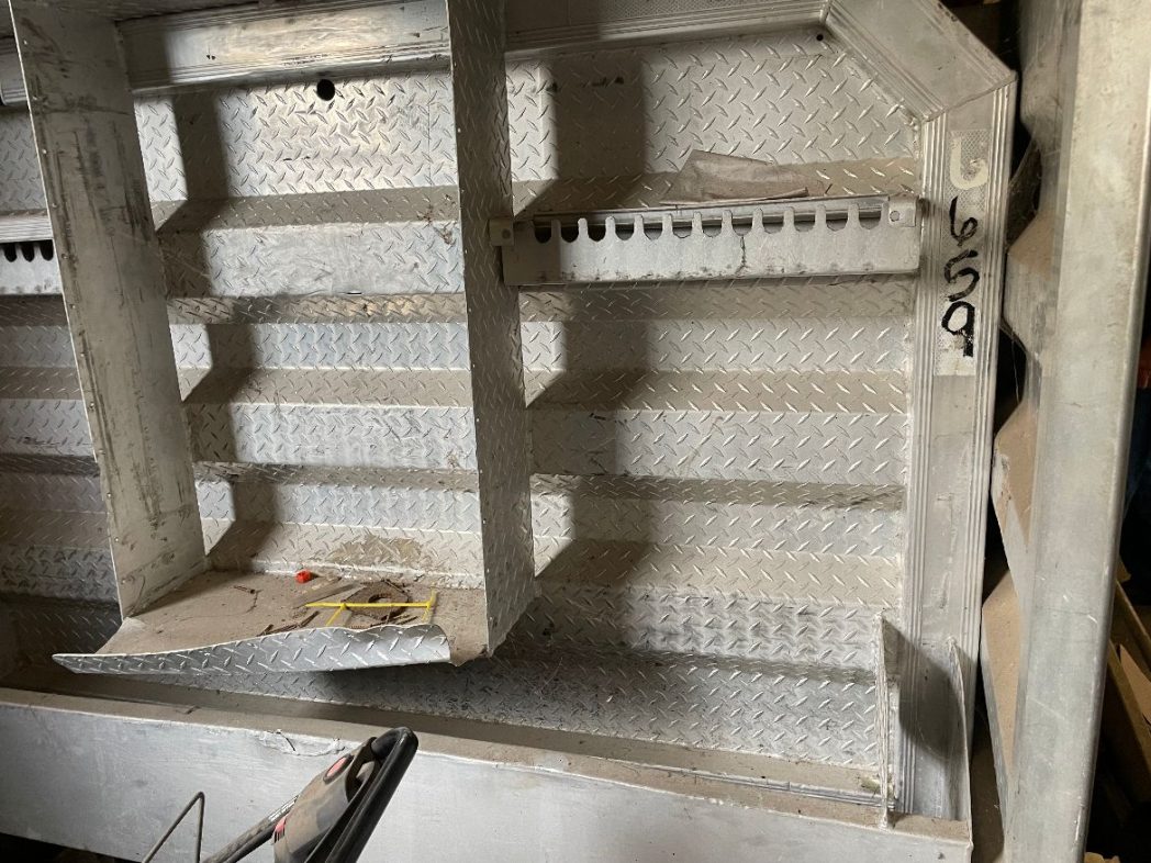 18 Wheeler Headache racks Babin Marine