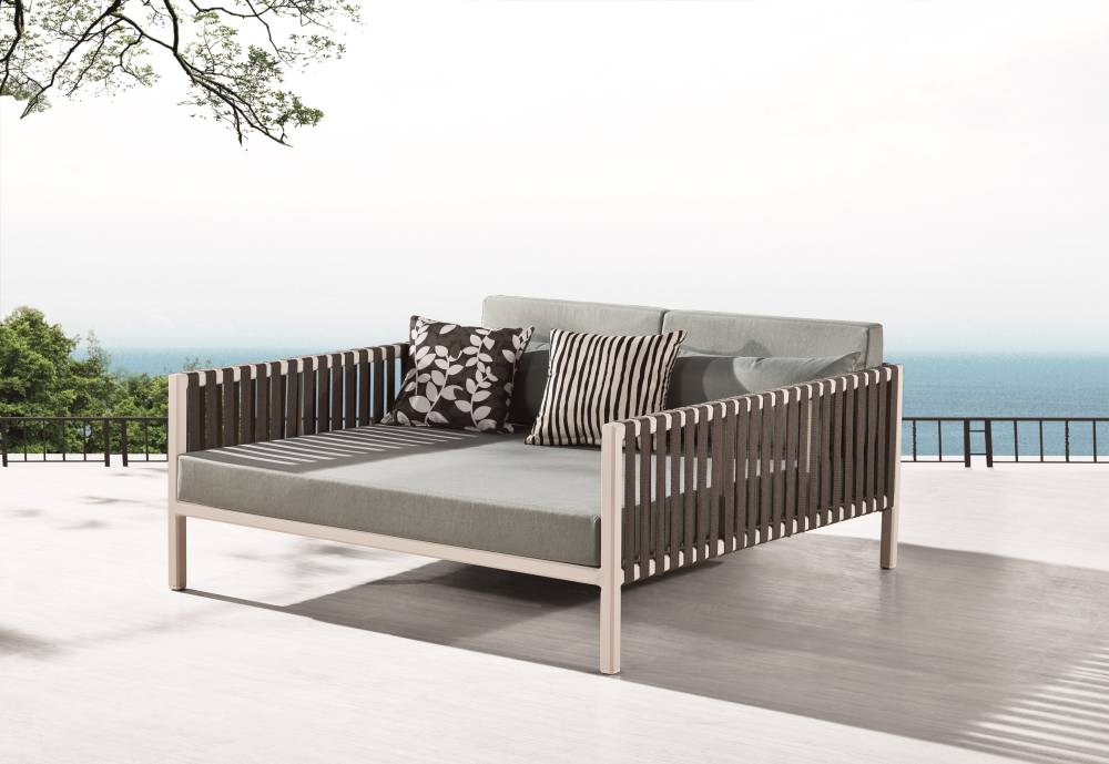 Modern Outdoor Daybed