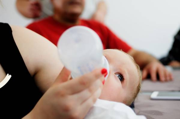 Kann man Muttermilch einfrieren? Tipps zu Aufbewahrung & Haltbarkeit