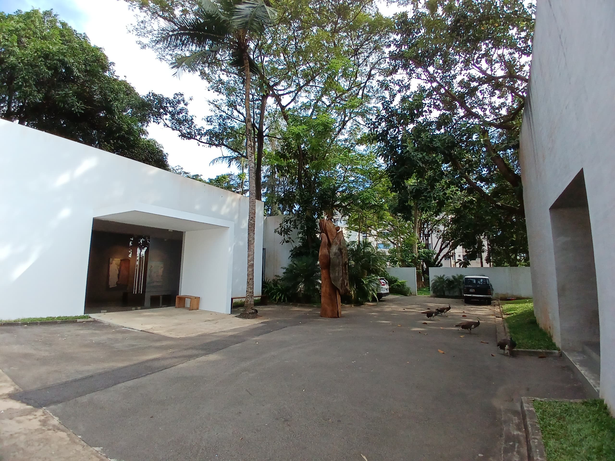 Galerie Cécile Fakhoury, Abidjan About, Arts, Exhibitions and Contact