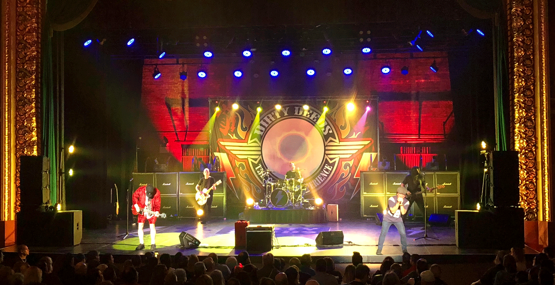 Are Cloth Band Backdrops Better Than Vinyl Mesh? Backdrops For Bands