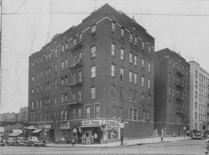 2301 Walton Ave Back In THE BRONX