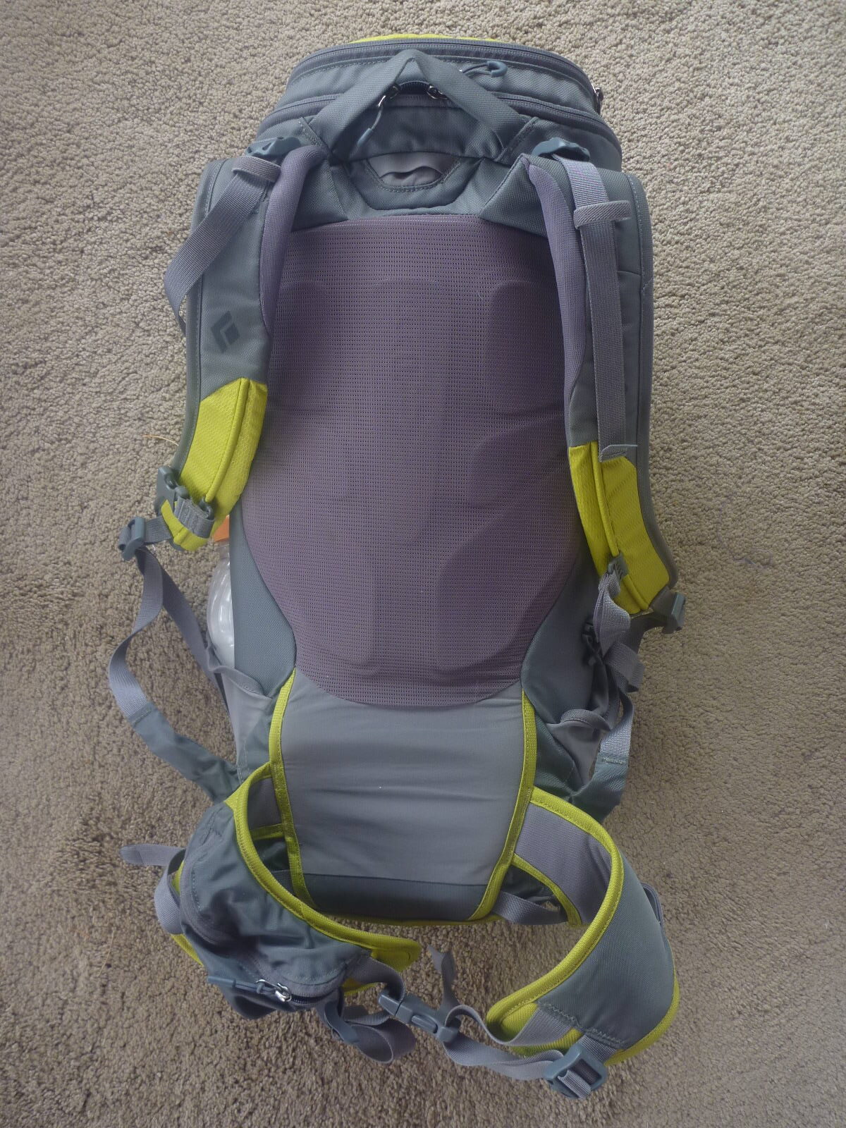 Black Diamond Burn Internal Frame Day Pack/Haul Pack, Size Medium