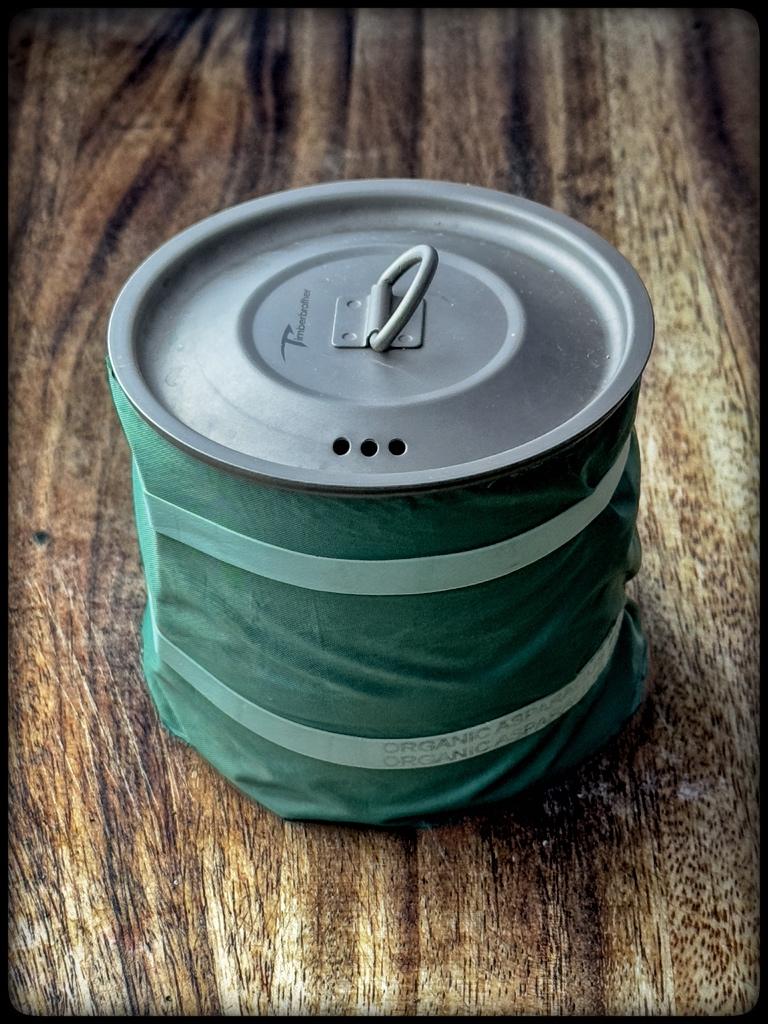 Light 4 7 fluid ounce insulated cup with a tight fitting lid