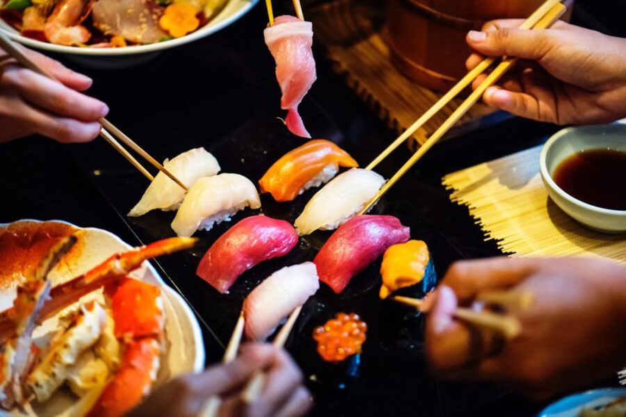 10 Traditional Japanese Dishes To Try (Very Tasty)