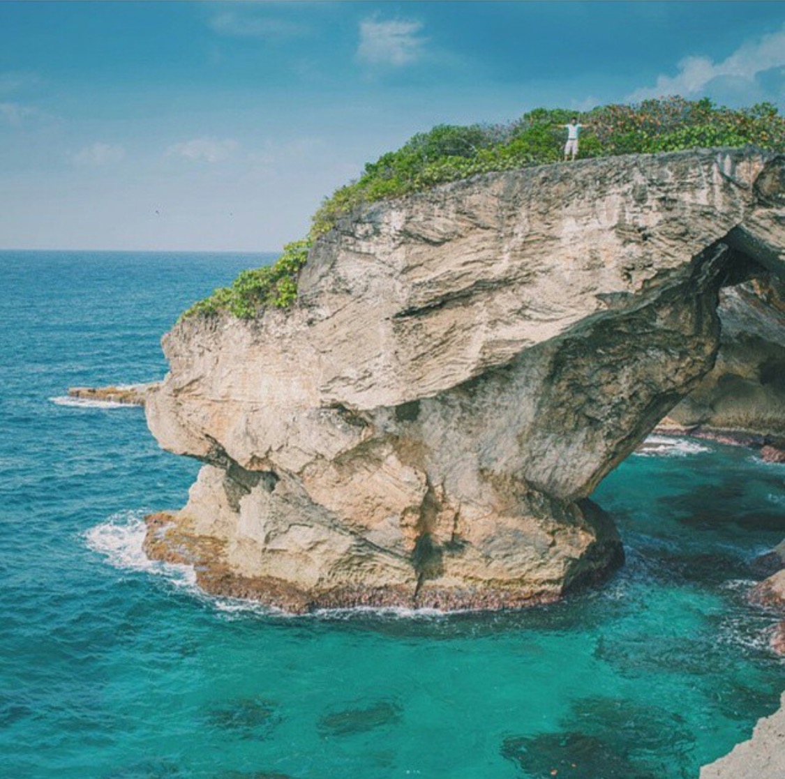 Cueva del Indio Backpacking Puerto Rico
