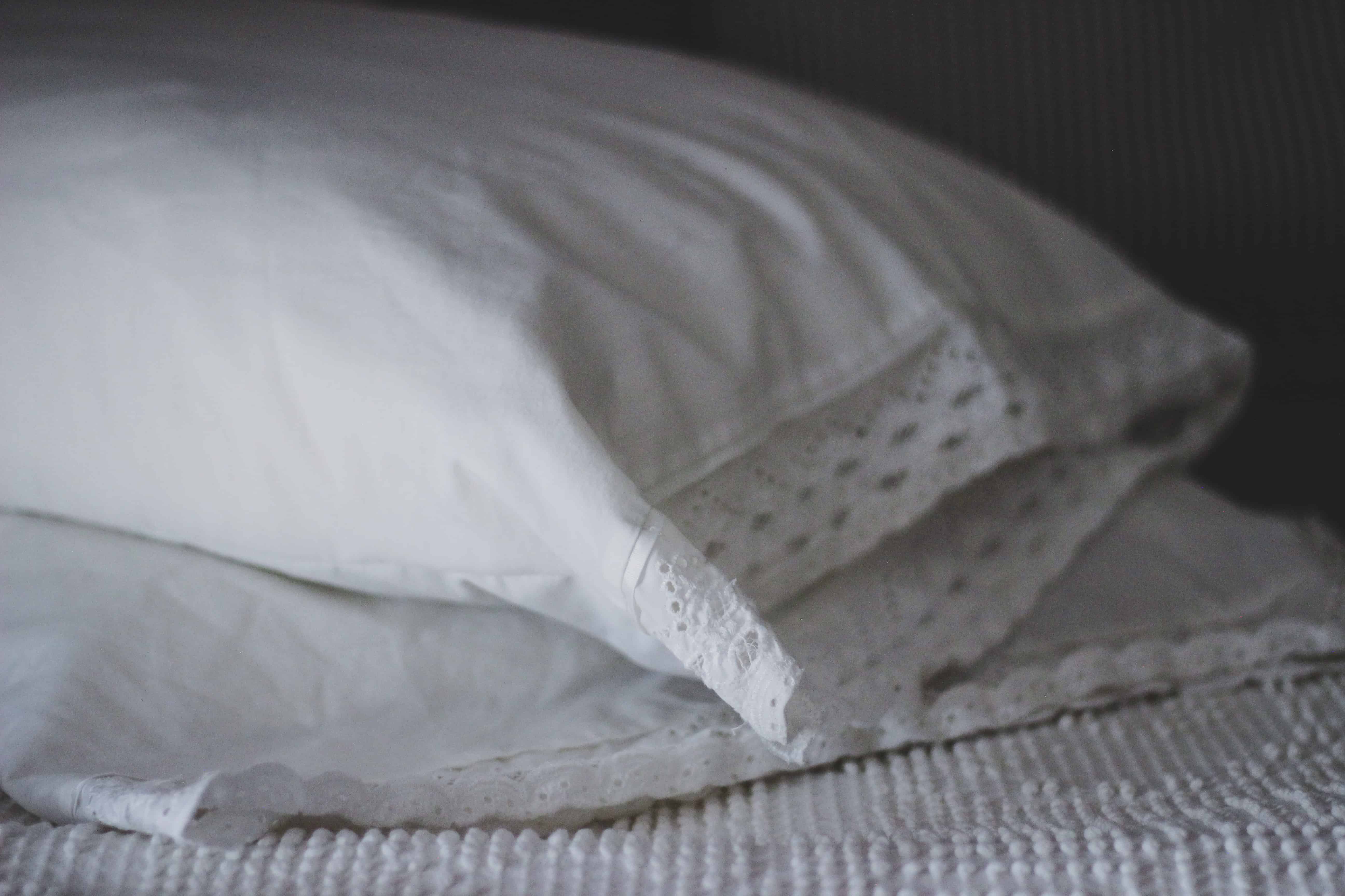 DIY Pillowcases With Lace Trim Using Vintage Sheets Back Road Bloom