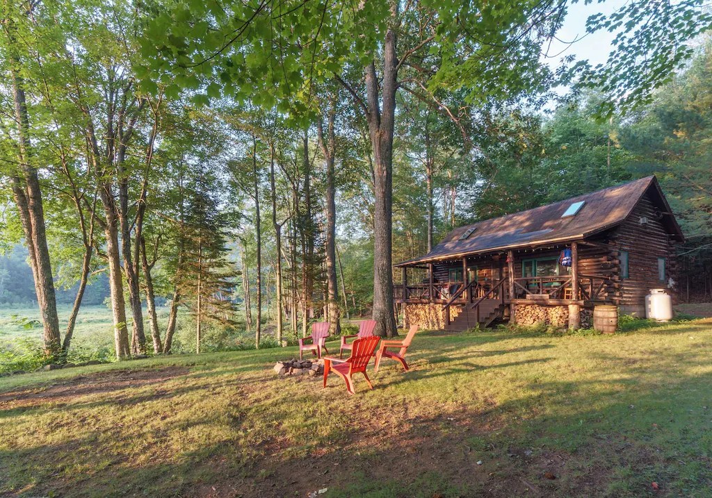 12 Cozy Adirondack Cabins for Your New York Vacation