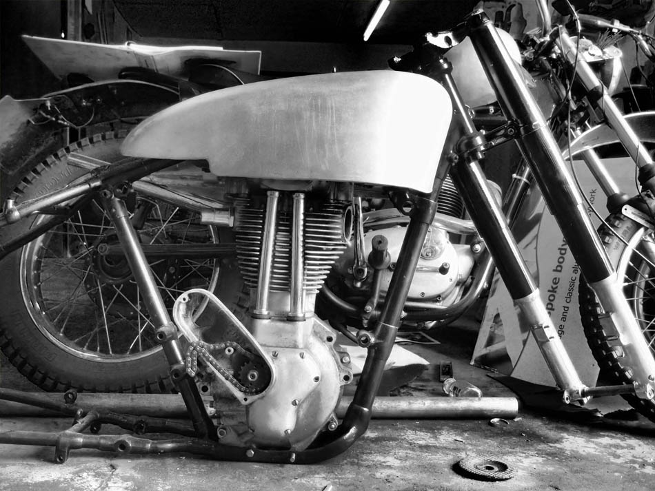 Norton and Kawasaki… Backstreet Thunder